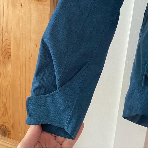 The North Face Women’s Blue Gatekeeper Jacket - Picture 4 of 13